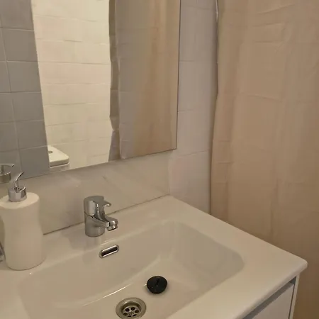Centro Living Ii ホームステイ *